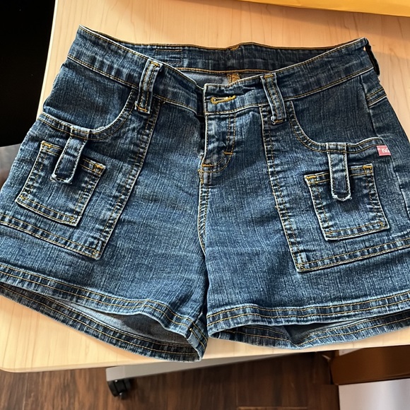 Short - Picture 3 of 3